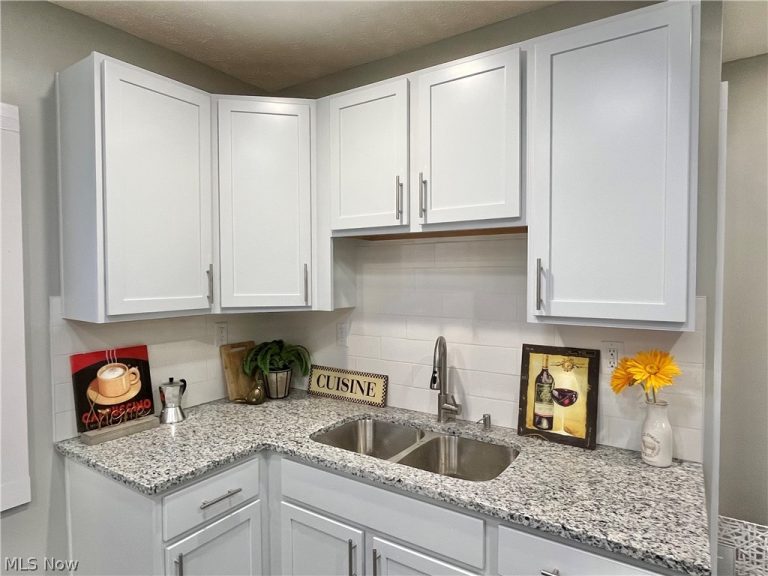 10914 Fidelity Avenue, Cleveland, OH - Photo 3