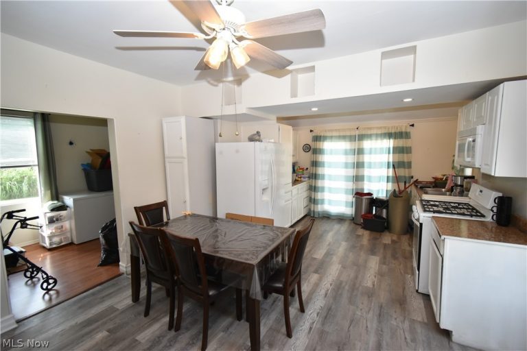 4126 Poe Avenue, Cleveland, OH - Photo 8