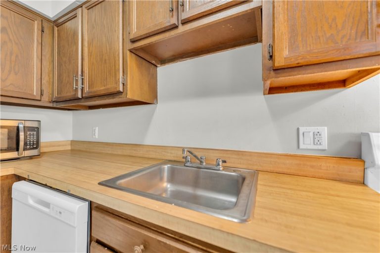 485 Center Road #1, Bedford Heights, OH - Photo 8
