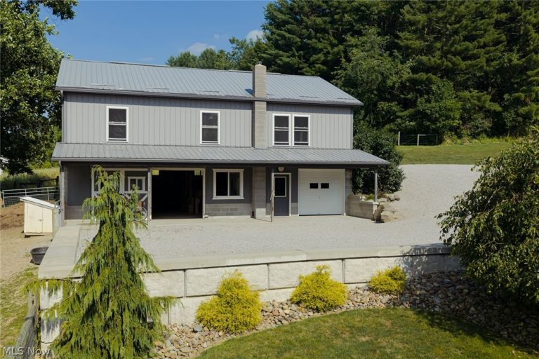 13862 Lawnfield Street SW, Beach City, OH - Photo 3