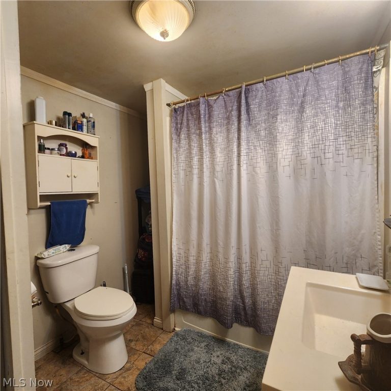 7201 Bloomfield Road, Cambridge, OH - Photo 6