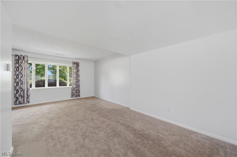 2059 Carlile Drive, Uniontown, OH - Photo 8