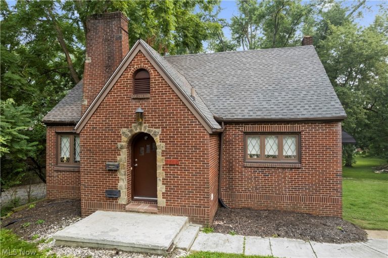 2442 Newton Street, Akron, OH - Photo 2
