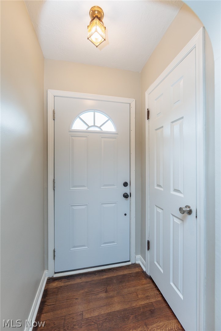 319 Kathron Avenue, Cuyahoga Falls, OH - Photo 8