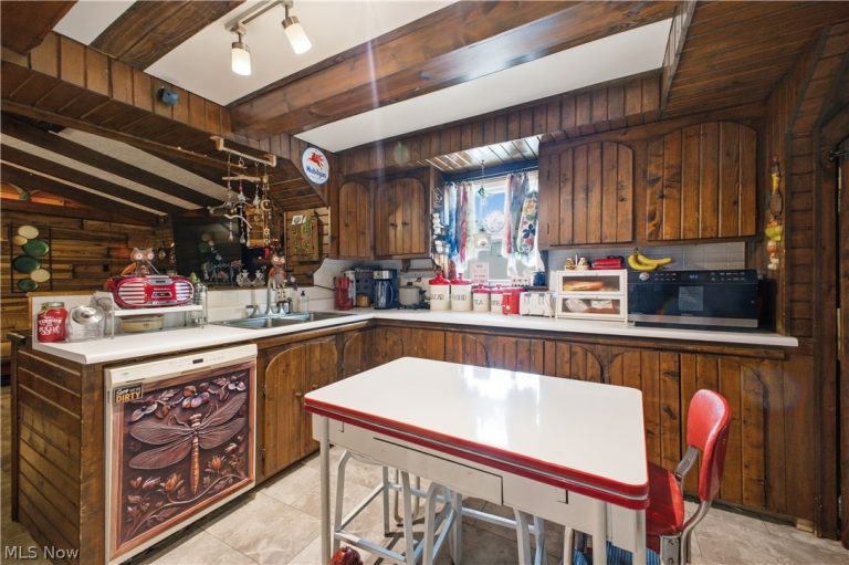 1828 Grandview Road, Lake Milton, OH - Photo 6