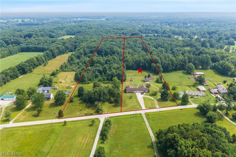 9522 Newton Falls Road, Ravenna, OH - Photo 2