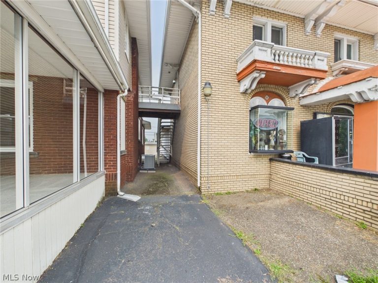 2529 Cleveland Avenue, Canton, OH - Photo 3