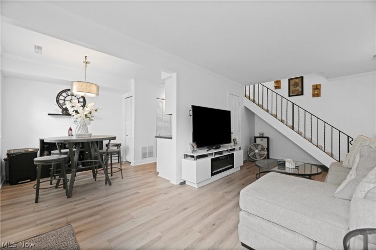 2436 Island Drive #C, Uniontown, OH - Photo 6