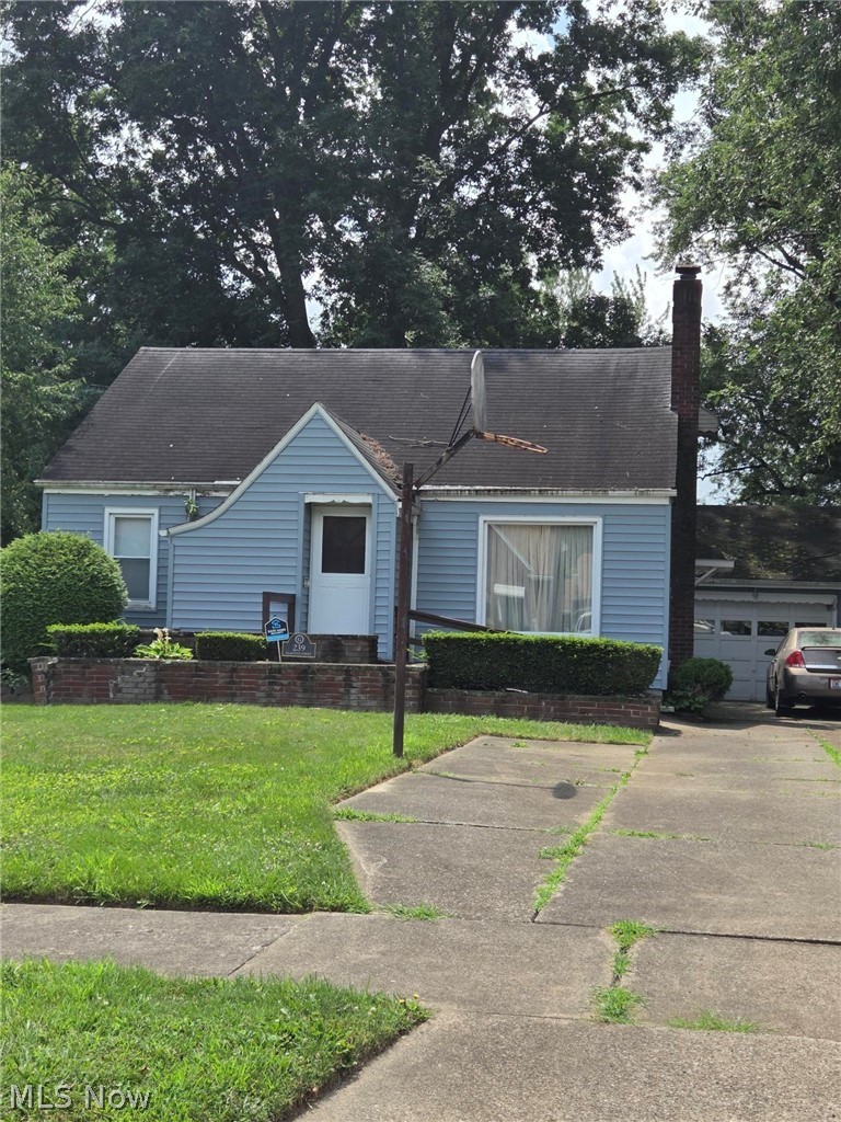 239 Gladstone Street, Campbell, OH - Photo 2