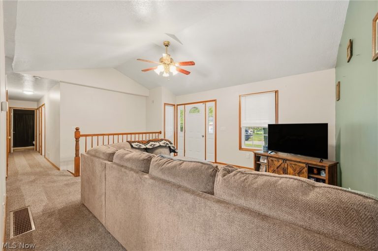 216 Pleasant Street, LaGrange, OH - Photo 6