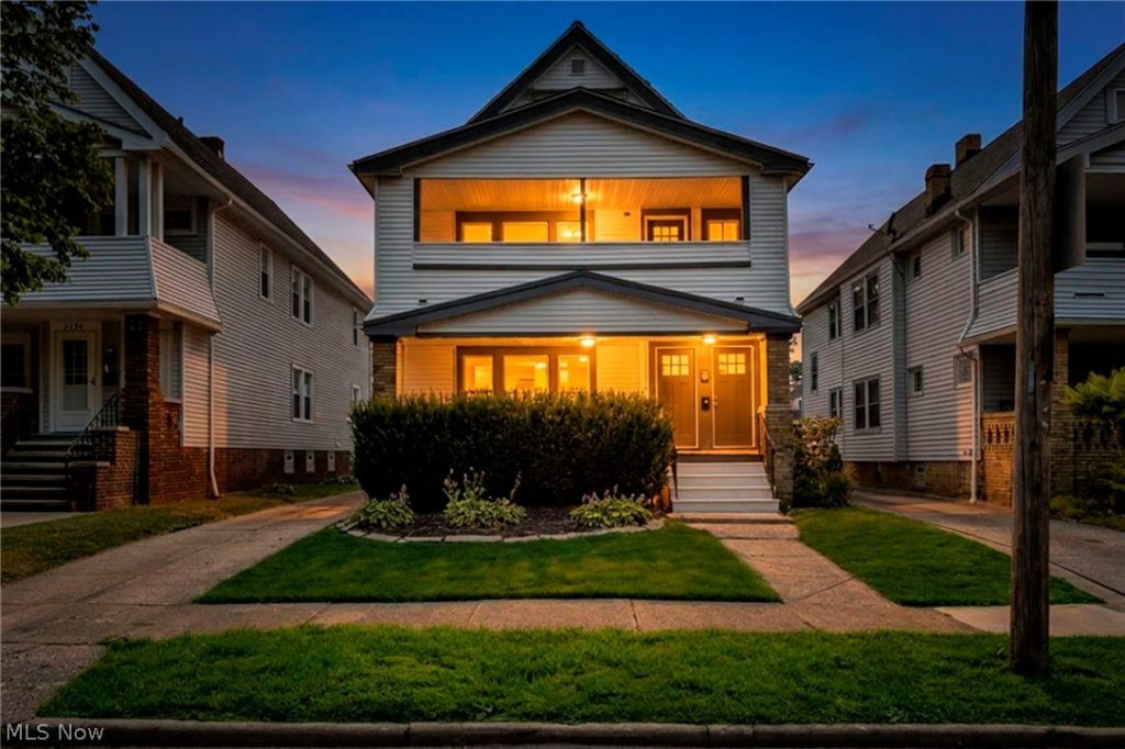 2124 Wascana Avenue, Lakewood, OH