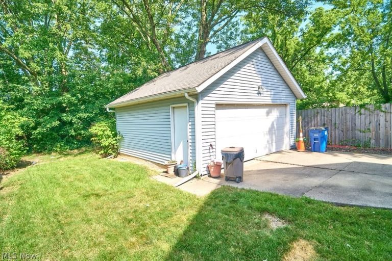 3648 135th Street, Cleveland, OH - Photo 3