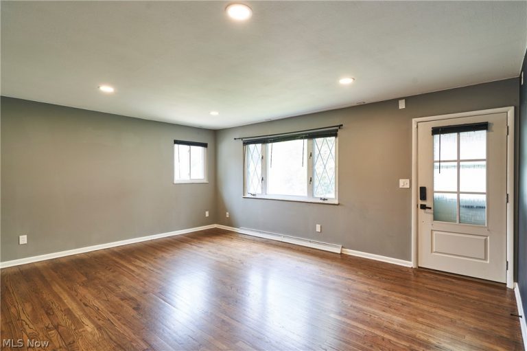 1500 Marlowe Avenue, Akron, OH - Photo 2