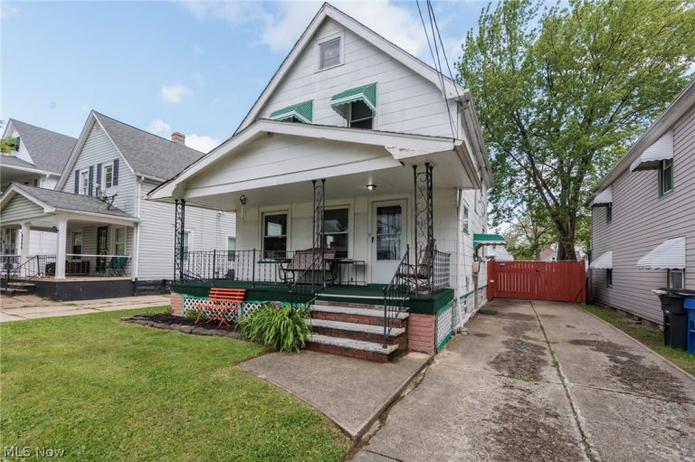 4318 Bucyrus Avenue, Cleveland, OH - Photo 3