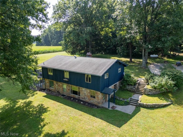 2072 Hartville Road, Mogadore, OH, 44260