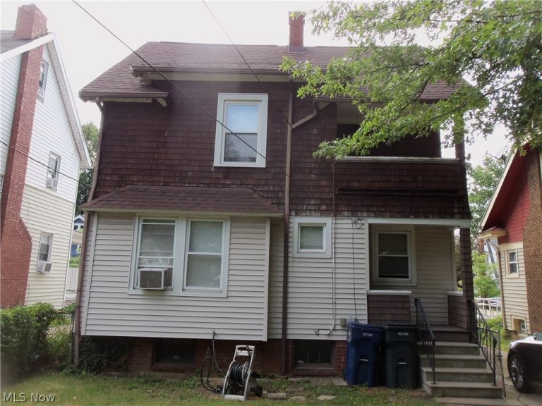 885 NelaView Road, Cleveland Heights, OH - Photo 2