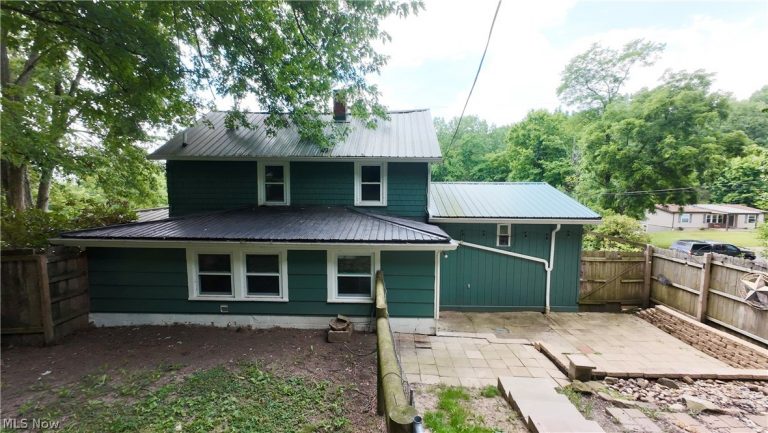 733 Critchfield Street, Millersburg, OH - Photo 6