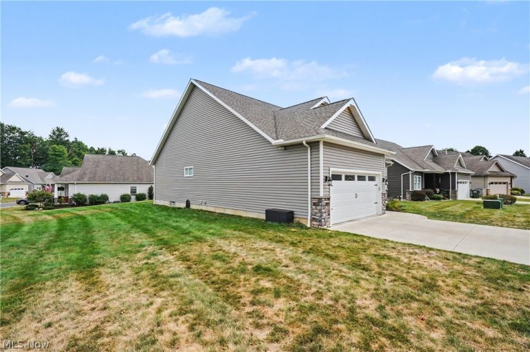 341 Alexis Lane, Canal Fulton, OH - Photo 4