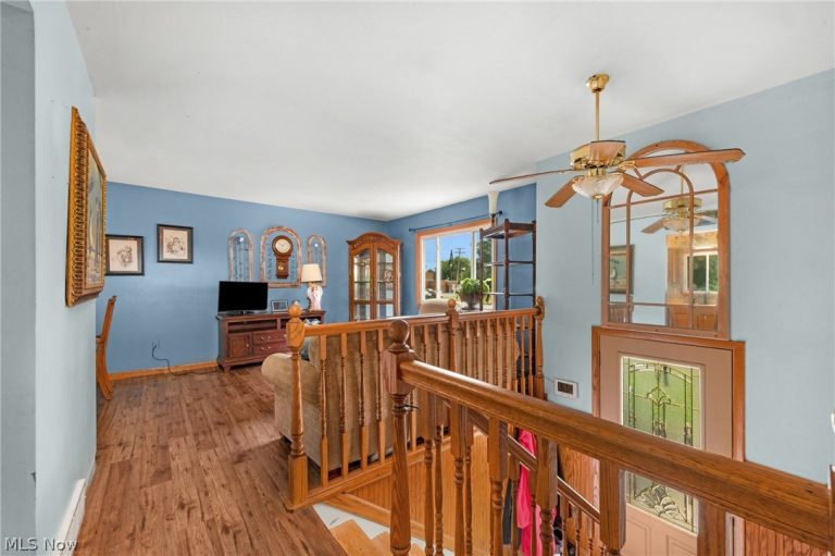 914 Stark Street, Sheffield Lake, OH - Photo 8