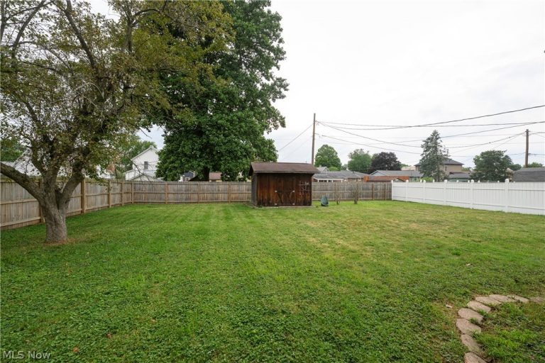606 10th Drive, New Philadelphia, OH - Photo 8
