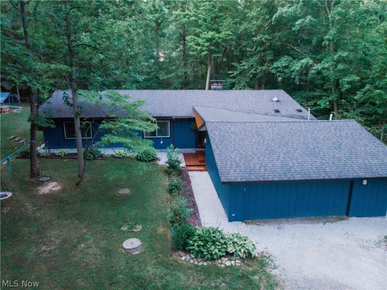 11629 Edgewood Road, Chardon, OH - Photo 4