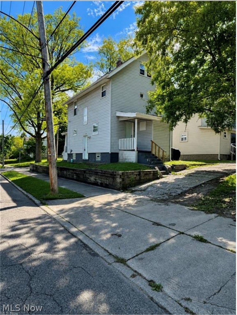 985 Bloomfield Avenue, Akron, OH - Photo 2