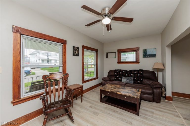 4318 Bucyrus Avenue, Cleveland, OH - Photo 4