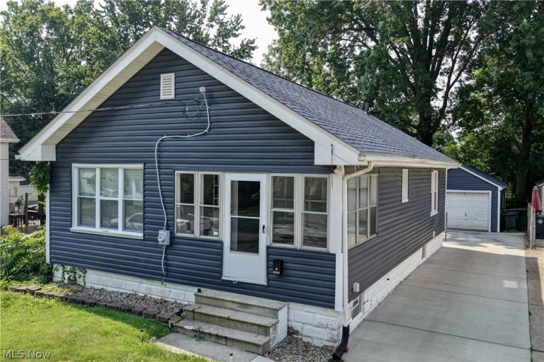 1870 Shaw Avenue, Akron, OH - Photo 3