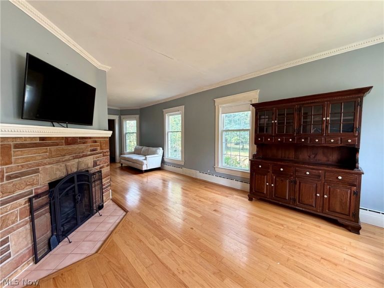 15112 Lake Street, Middlefield, OH - Photo 3