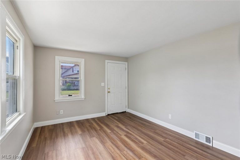 20831 Naumann Avenue, Euclid, OH - Photo 5