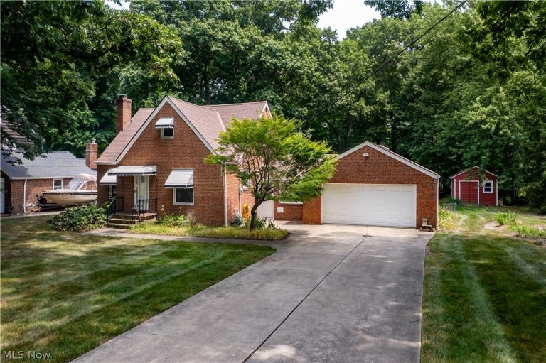 6531 Bonroi Drive, Seven Hills, OH - Photo 4