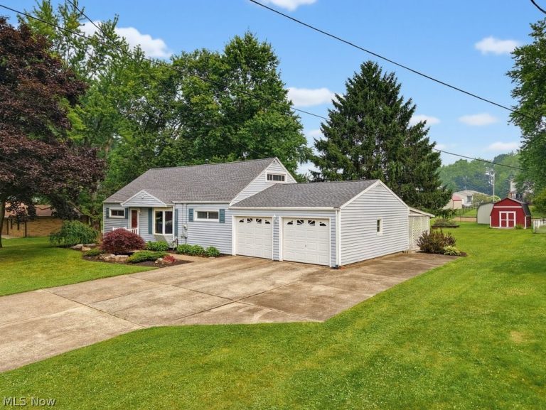 6069 Peach Street, Louisville, OH - Photo 2