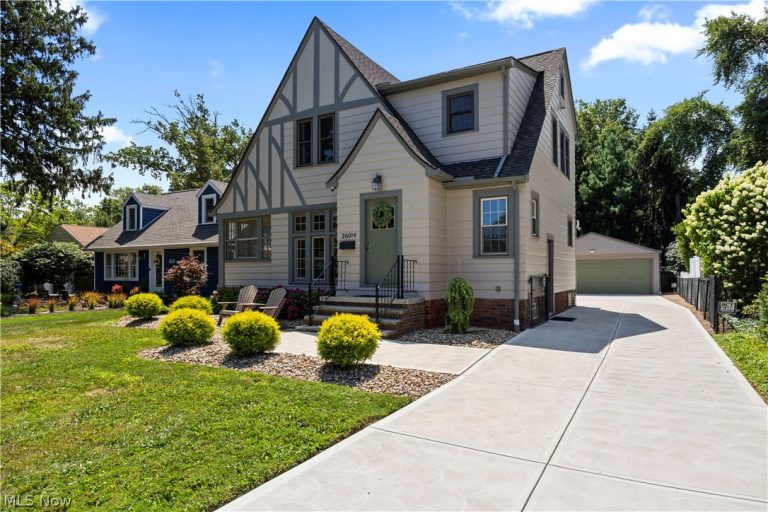 26019 Lake Road, Bay Village, OH - Photo 3