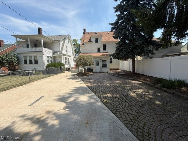 88 Sunnycliff Drive, Euclid, OH - Photo 4