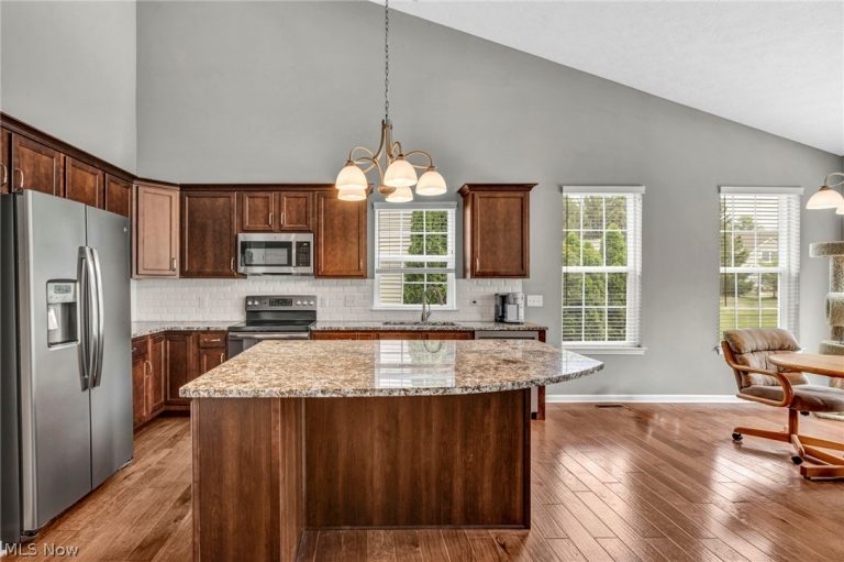 33243 Waterview Court, Avon Lake, OH - Photo 5