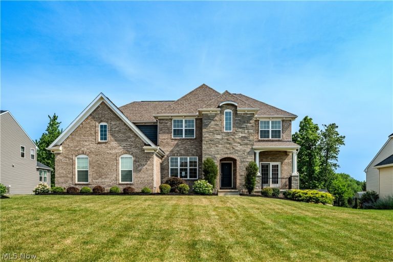 12560 Treeline Trail, North Royalton, OH - Photo 2