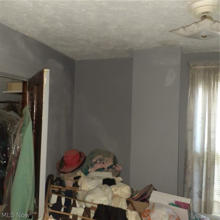 10004 Elk Avenue, Cleveland, OH - Photo 6