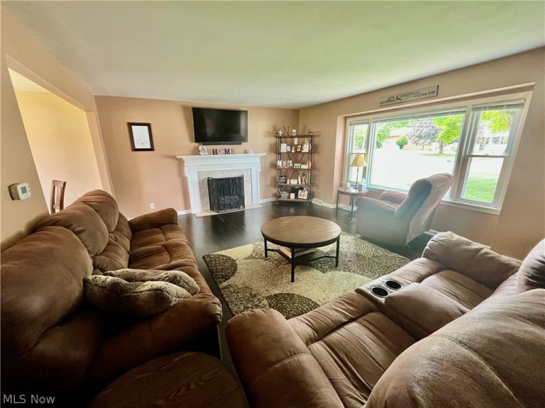 6301 Apache Lane, Poland, OH - Photo 5