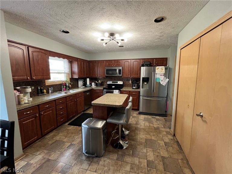 26410 Forbes Road, Oakwood Village, OH - Photo 4
