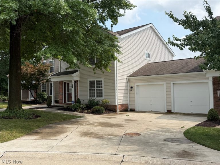 8531 Ravenswood Lane, Macedonia, OH, 44056