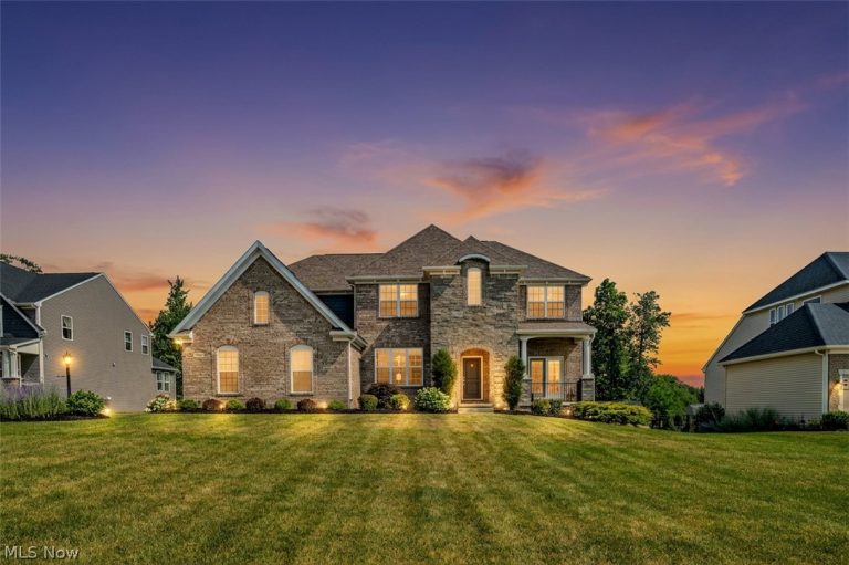 12560 Treeline Trail, North Royalton, OH - Photo 3