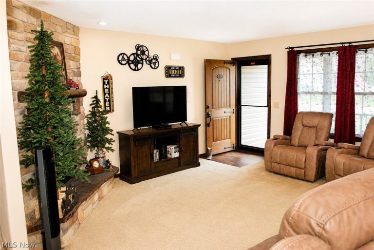 40011 Hope Court, Elyria, OH - Photo 8