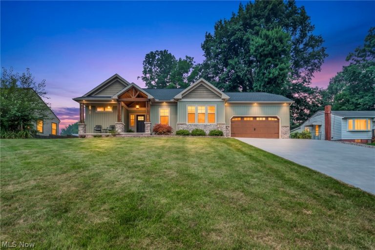 364 31st Street, Barberton, OH, 44203