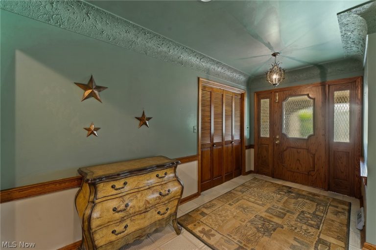 8243 North Lima Road, Poland, OH - Photo 2