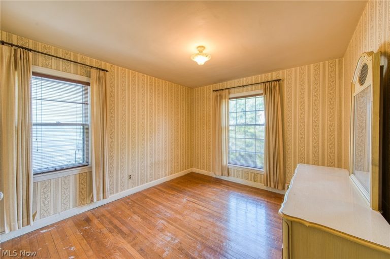 354 260th Street, Euclid, OH - Photo 5