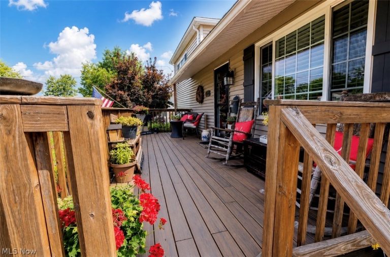 905 West Drive, Sheffield Lake, OH - Photo 3