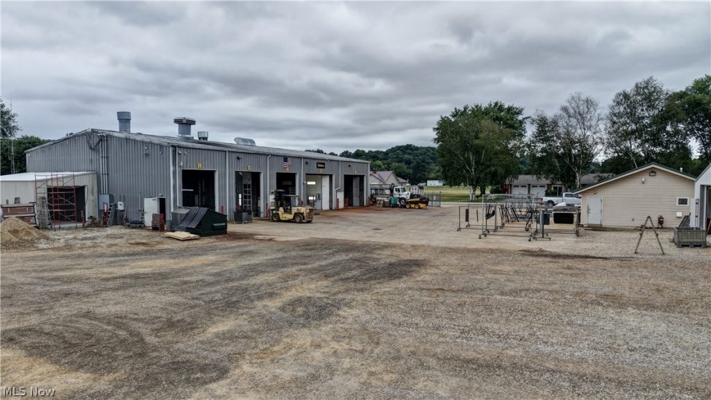 22440 County Road 124, West Lafayette, OH