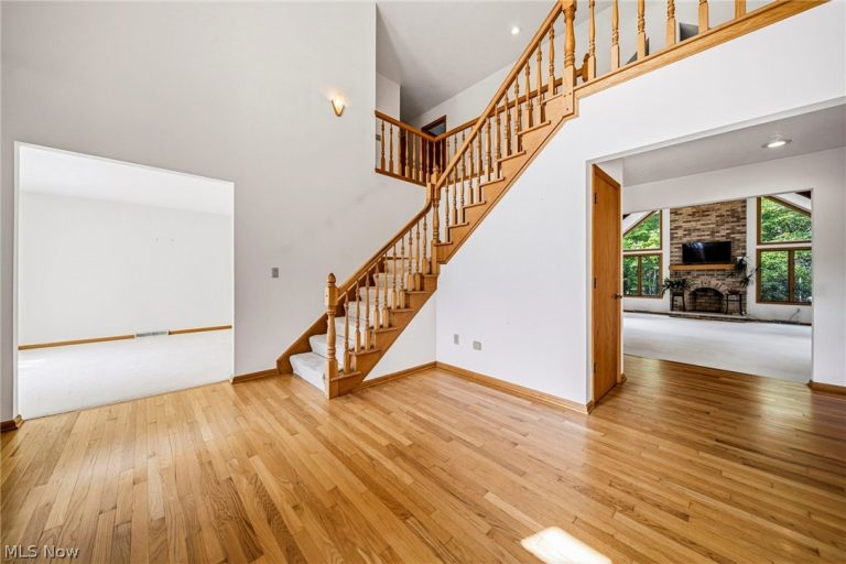 2898 Oakwood Drive, Willoughby Hills, OH - Photo 4
