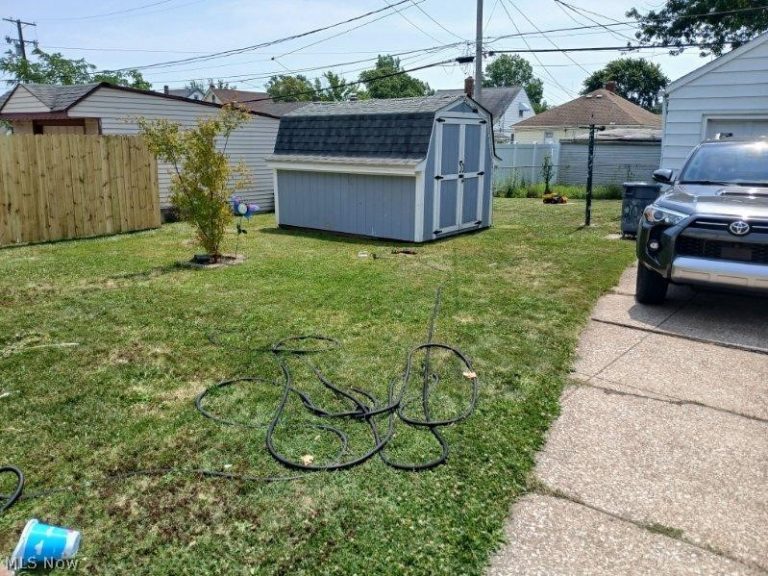 3203 Tuxedo, Parma, OH - Photo 2