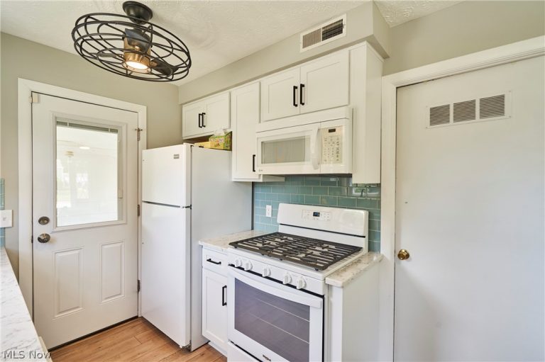 4340 189th Street, Cleveland, OH - Photo 4